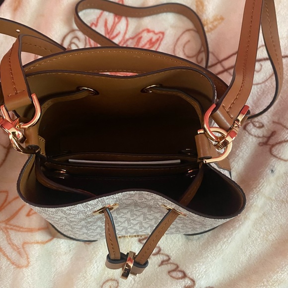 MK Purse - Picture 6 of 10